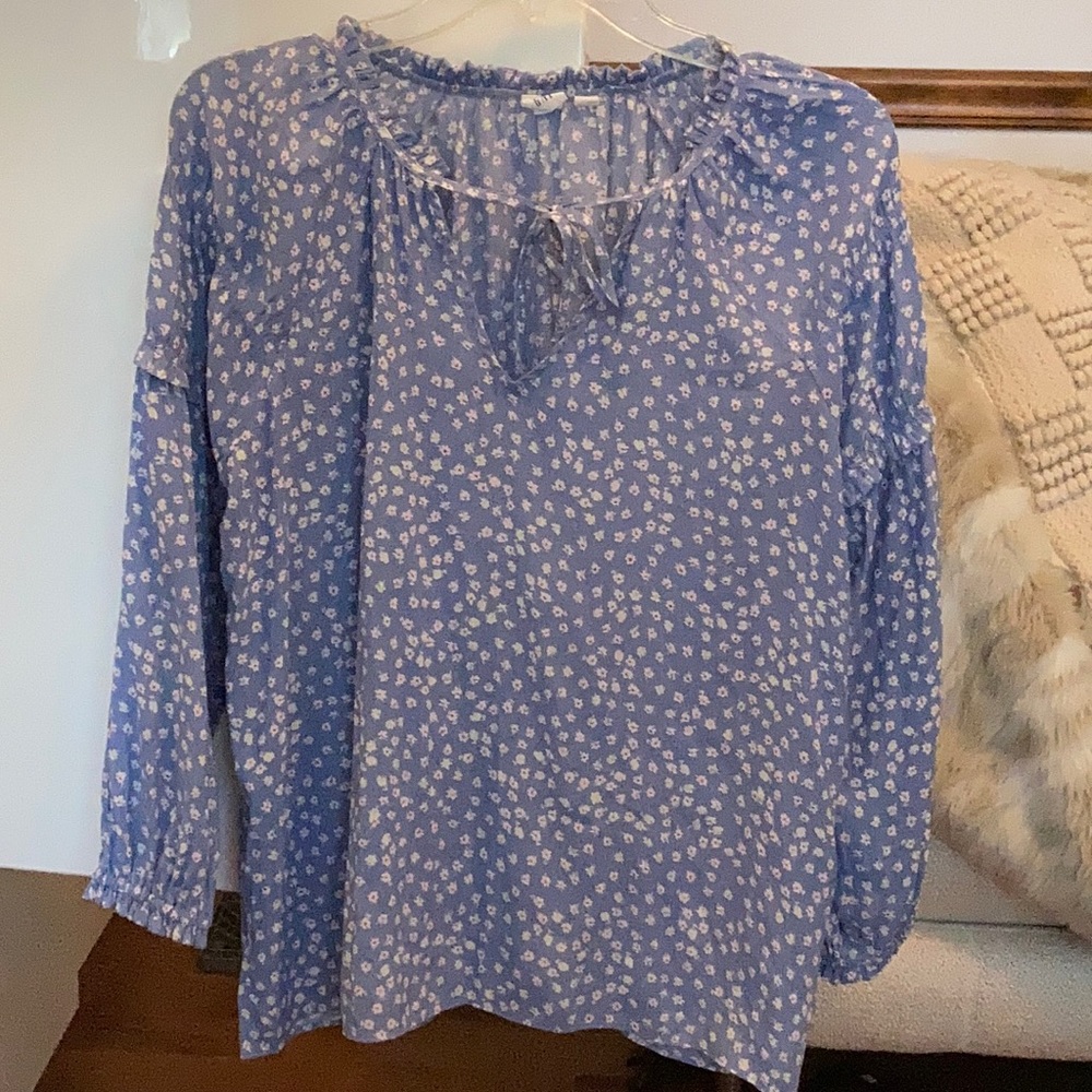 Gap Blue floral peasant top M